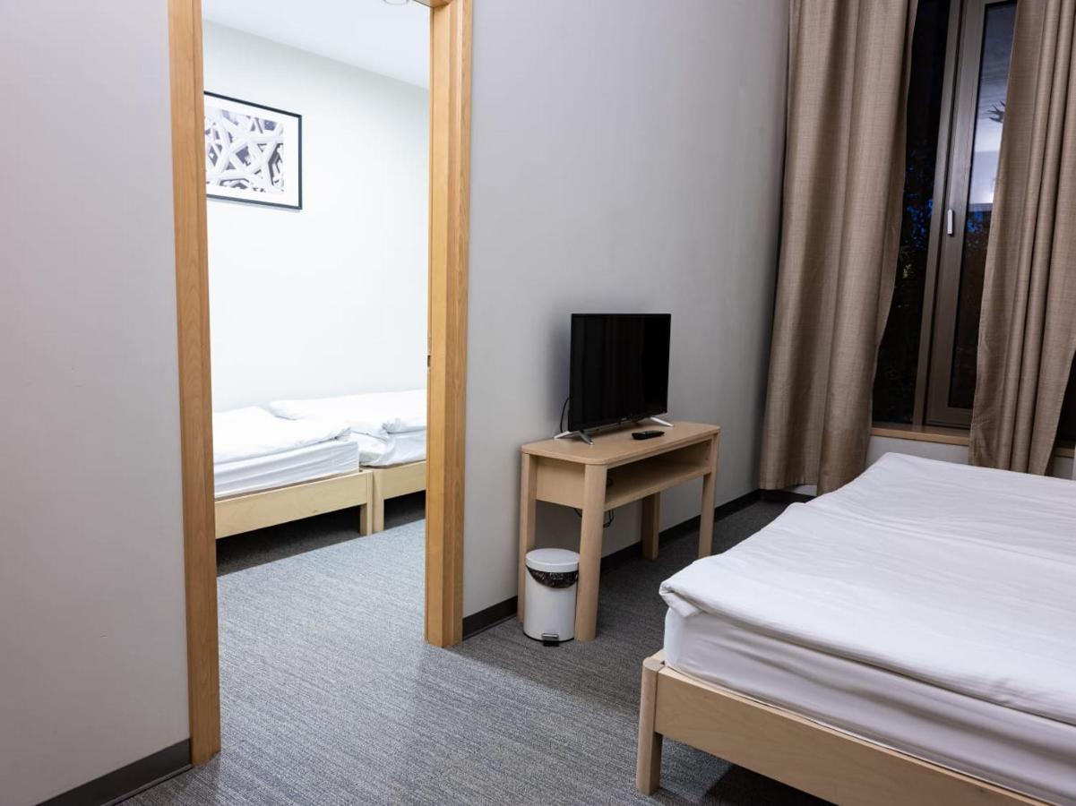 Zaliasis Slenis - Self Check-In Hotel - Free Parking Aukstkiemiai Exterior photo