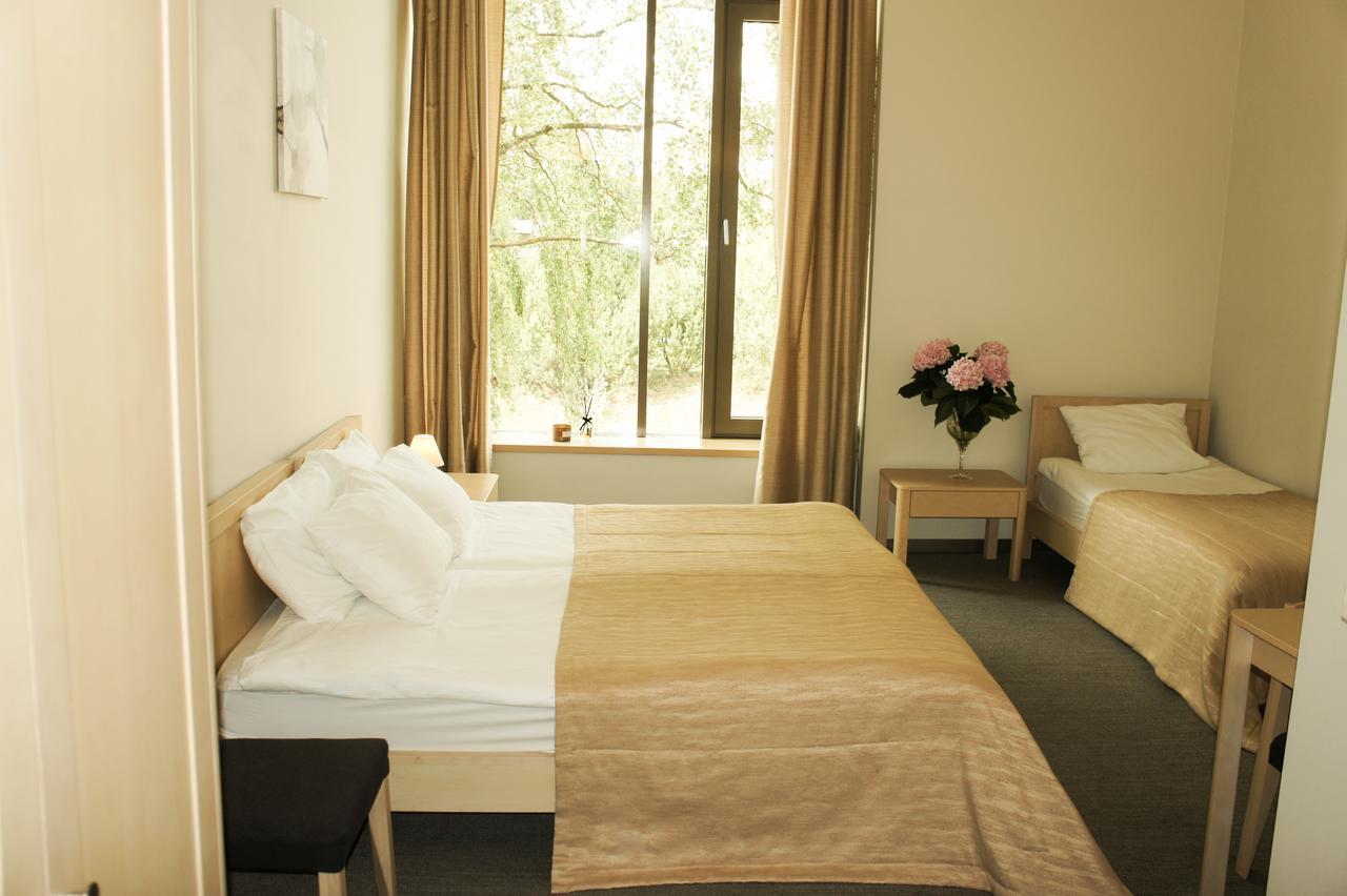 Zaliasis Slenis - Self Check-In Hotel - Free Parking Aukstkiemiai Exterior photo