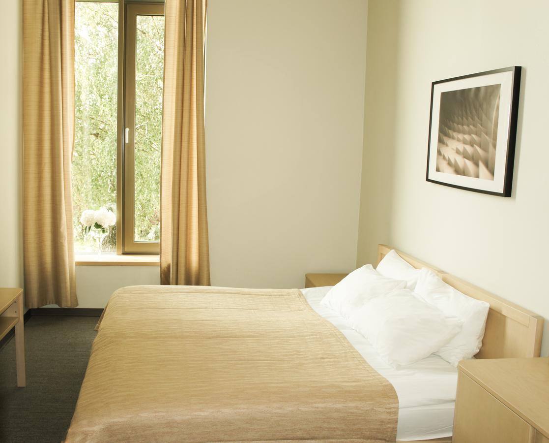 Zaliasis Slenis - Self Check-In Hotel - Free Parking Aukstkiemiai Exterior photo